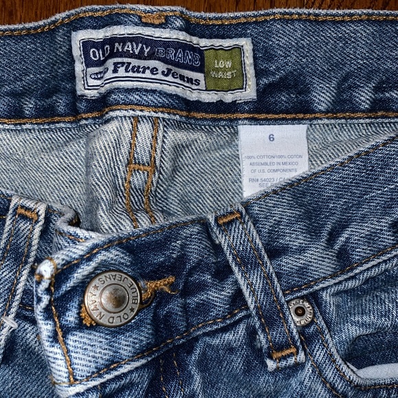 Old Navy Flare Jeans-6 - Picture 2 of 6